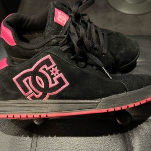 DC Women’s 9.5 black Suede Skate Shoe DCShoeCoUSA Black/Pink